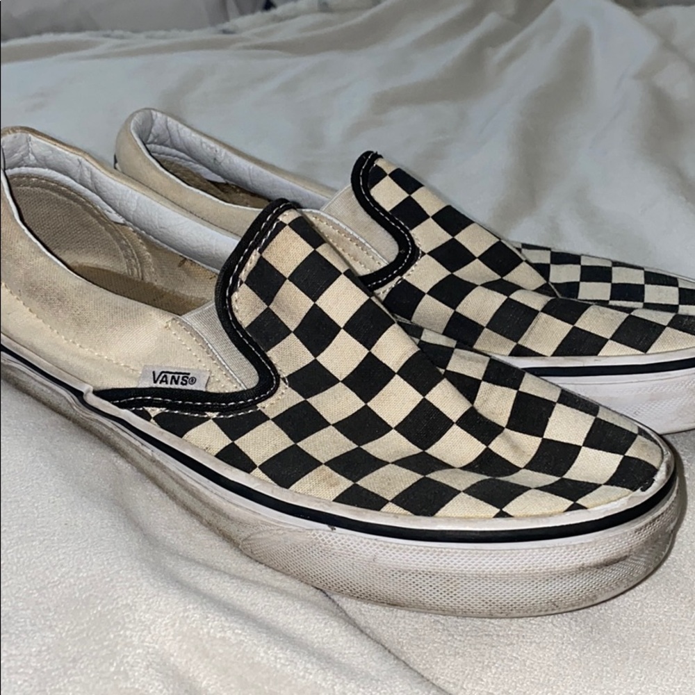 black and white checkered vans! 🖤🤍